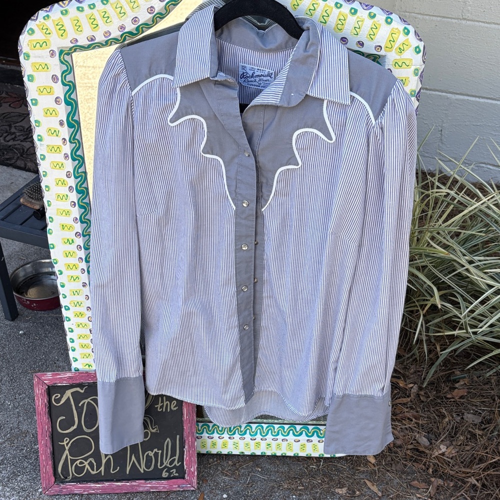 Vintage-Inspired Gray Striped Western Blouse
